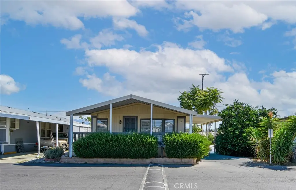 530 DEVONSHIRE 9, Hemet, CA — listing photo 1