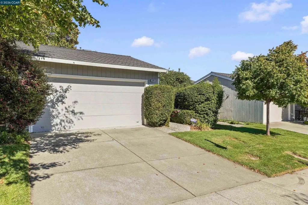 Townhouse for sale at 1085 Camino Verde Cir, Walnut Creek, CA featuring 3 beds and 3 baths