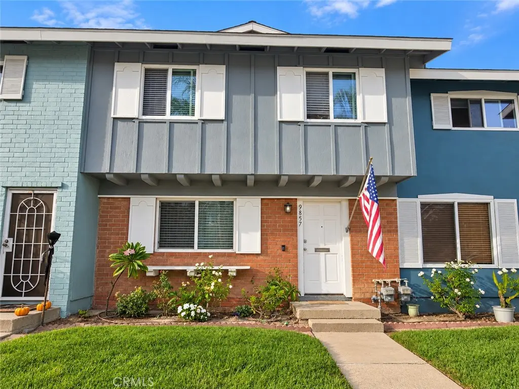 9857 Continental, Huntington Beach, CA — listing photo 1