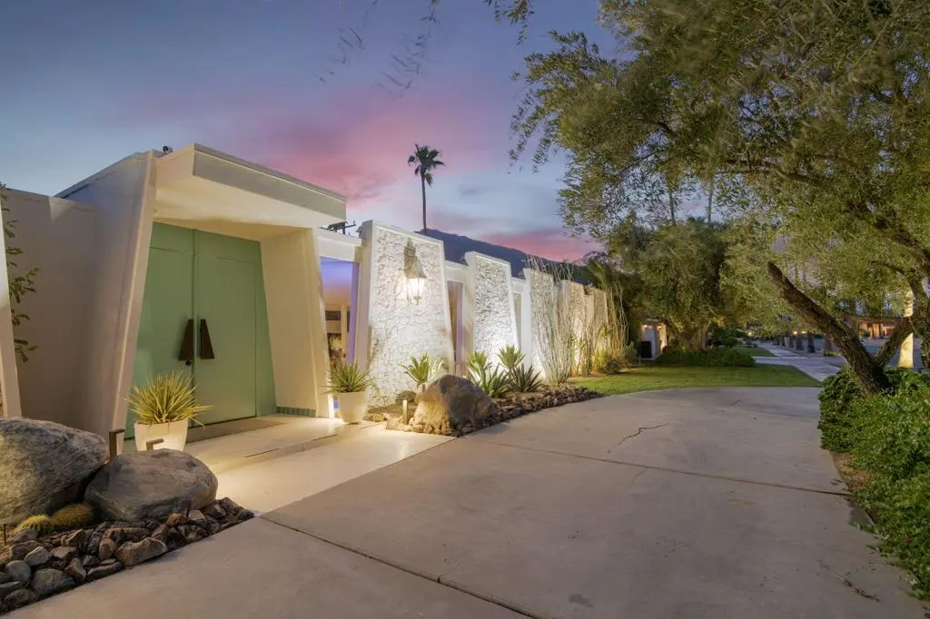 1999 S Joshua Tree Place, Palm Springs, CA — listing photo 1