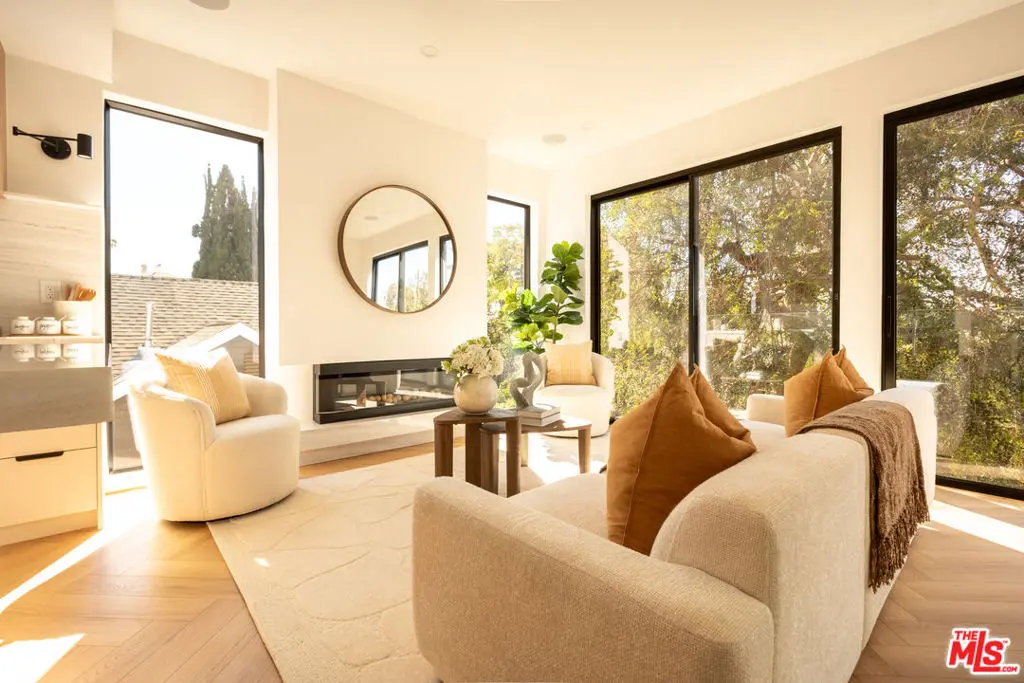 839 Waterloo Street, Los Angeles, CA — listing photo 1