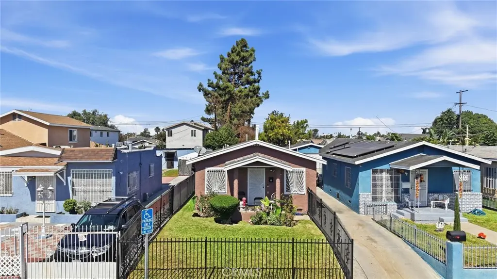 201 E 111th Place, Los Angeles, CA — listing photo 1