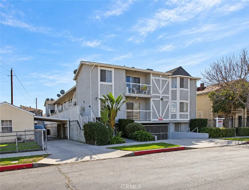 262 W Valencia F, Burbank, CA — listing photo 1