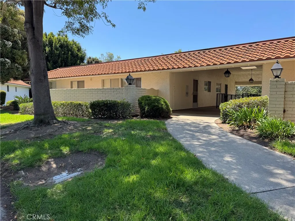 Condominium for rent at 3252 San Amadeo, unit Q Q, Laguna Woods, CA featuring 2 beds and 2 baths