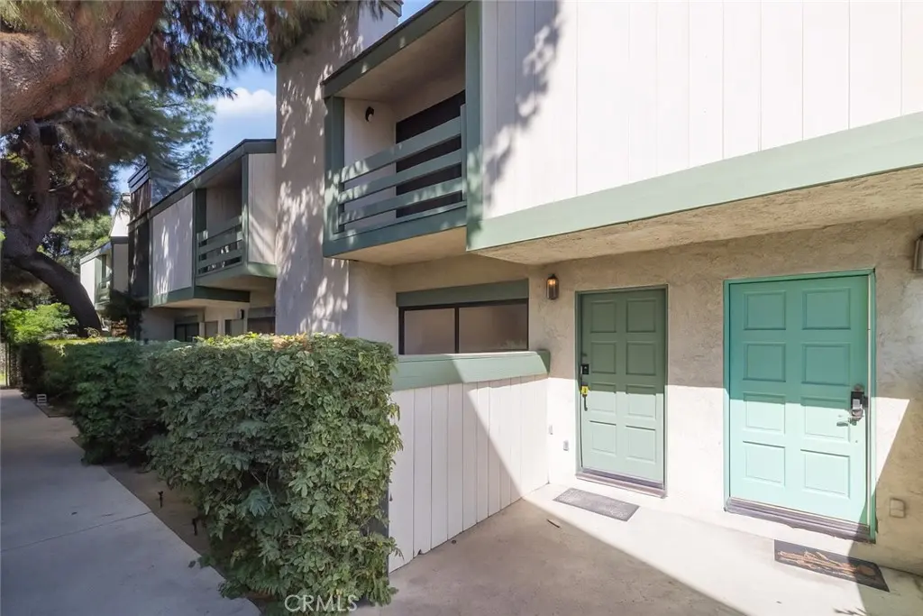 7550 Zombar 11, Van Nuys, CA — listing photo 1