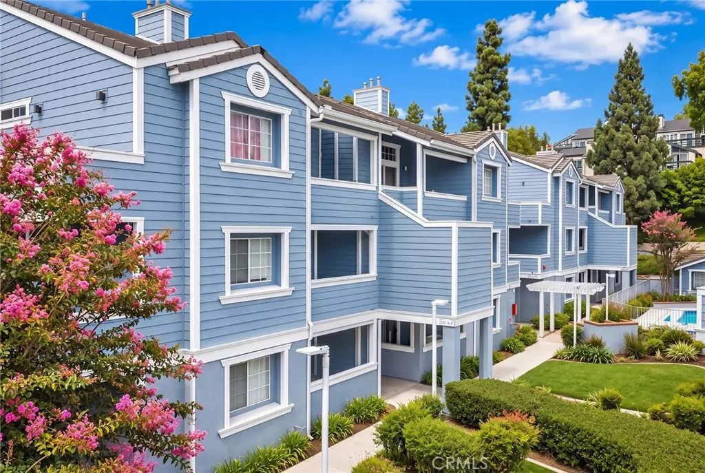 111 S Lakeview i, Placentia, CA — listing photo 1