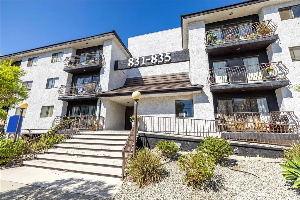 835 E Lomita A, Glendale, CA — listing photo 1