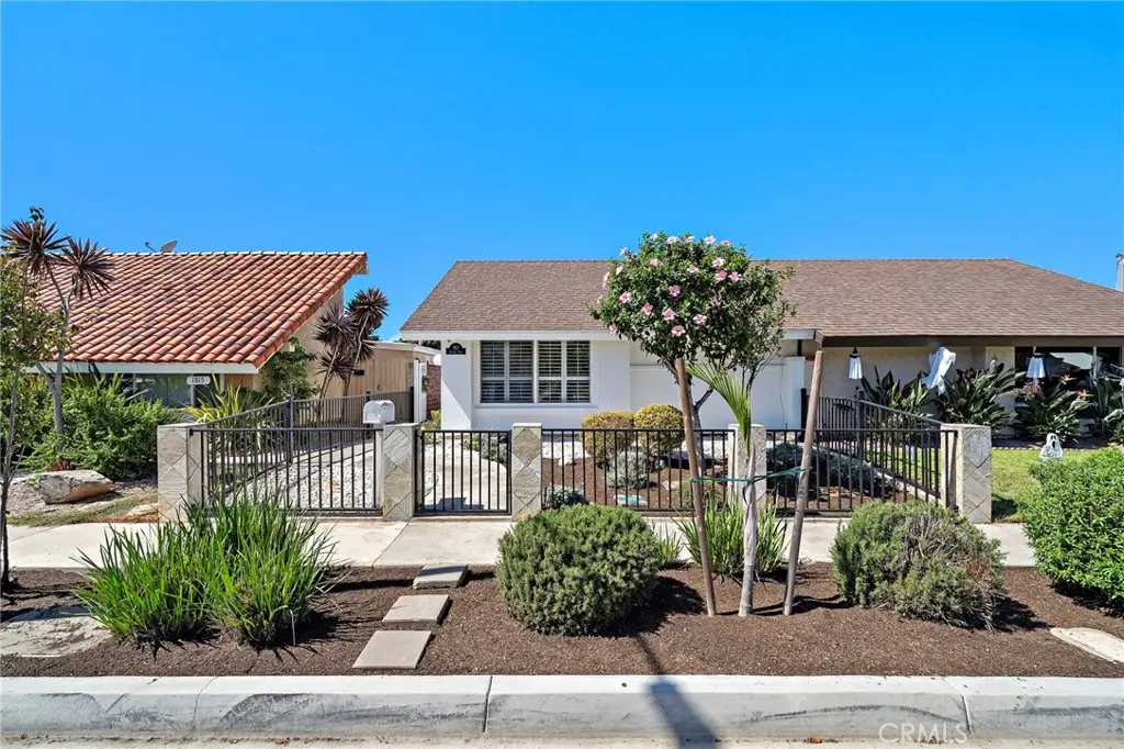 1817 Alsuna Lane, Huntington Beach, CA — listing photo 1