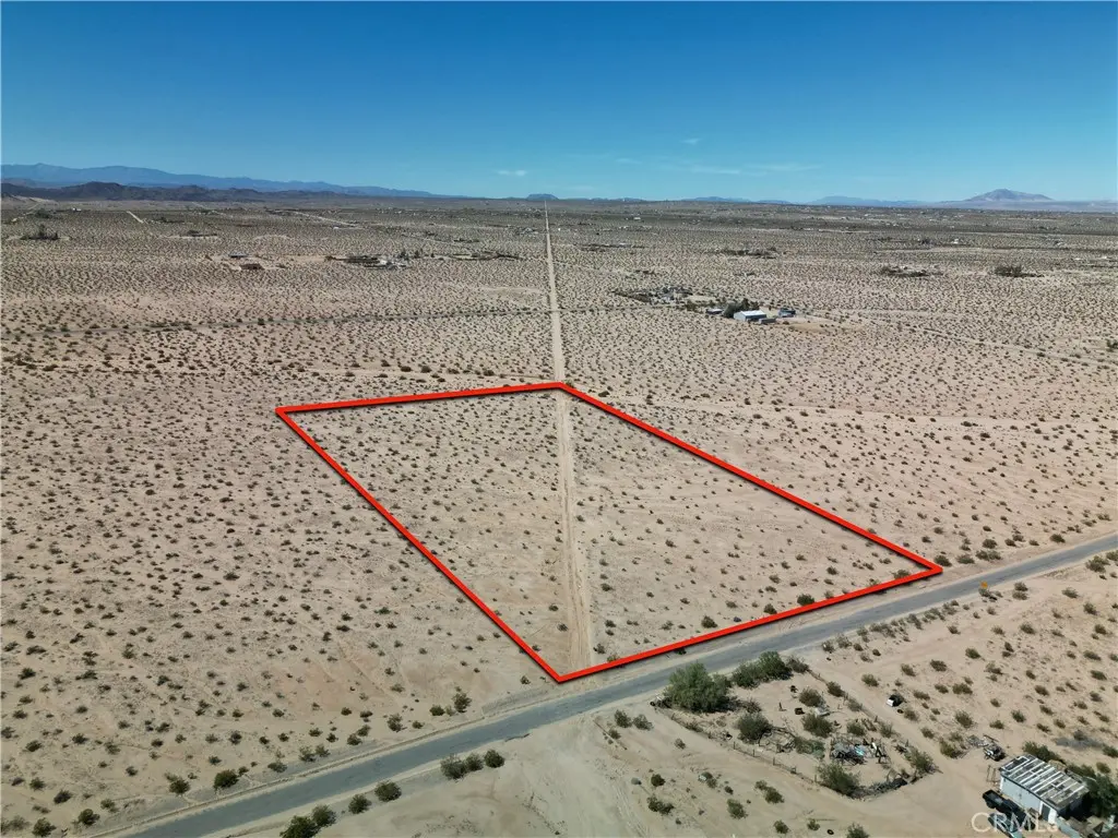 3492 Meldora Avenue, 29 Palms, CA — listing photo 1