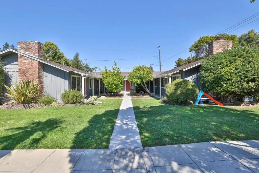 220 Loreto Street, Mountain View, CA — listing photo 1