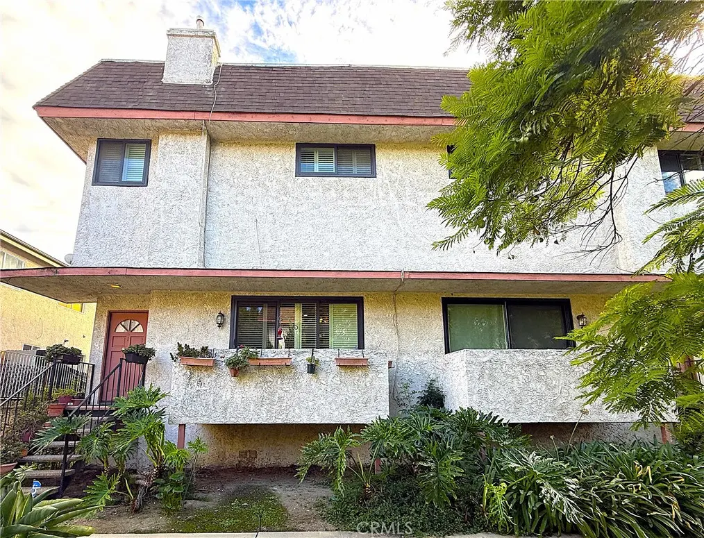 7610 Canby, Reseda, CA — listing photo 1