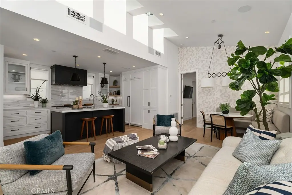 418 1/2 Larkspur, Newport Beach, CA — listing photo 1