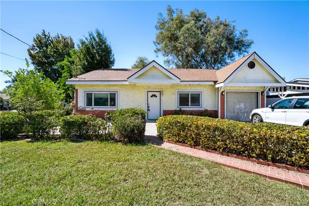 6521 Valjean Avenue, Van Nuys, CA — listing photo 1