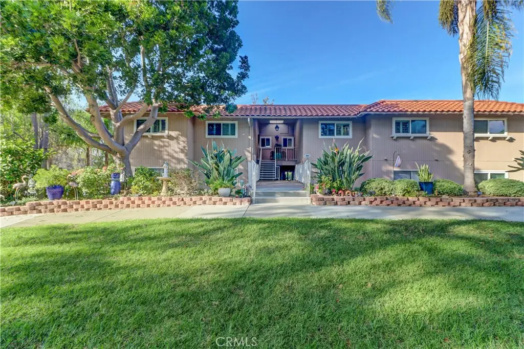 881 Via Mendoza O, Laguna Woods, CA — listing photo 1