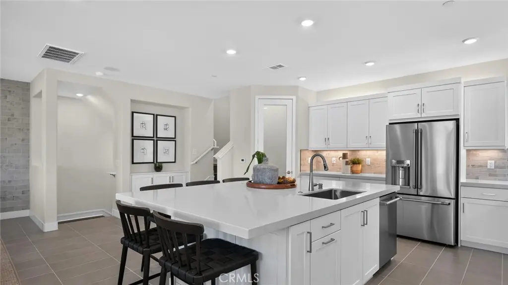 933 Treble, Irvine, CA — listing photo 1
