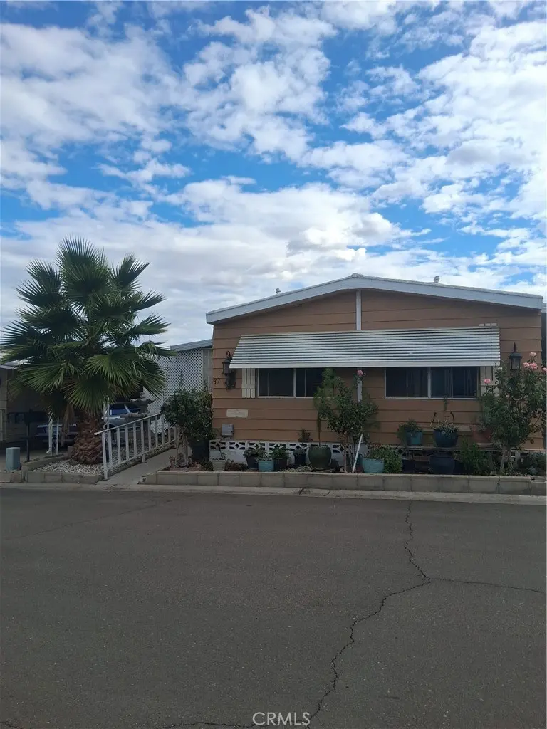 20683 Waalew B37 B37, Apple Valley, CA — listing photo 1