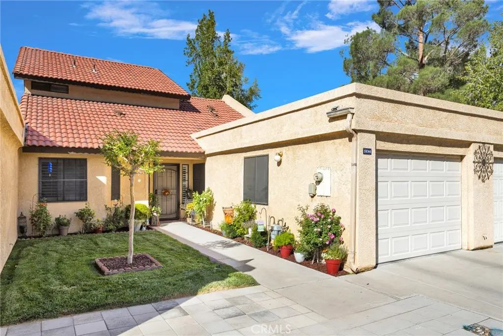 19044 Elm Drive, Apple Valley, CA — listing photo 1