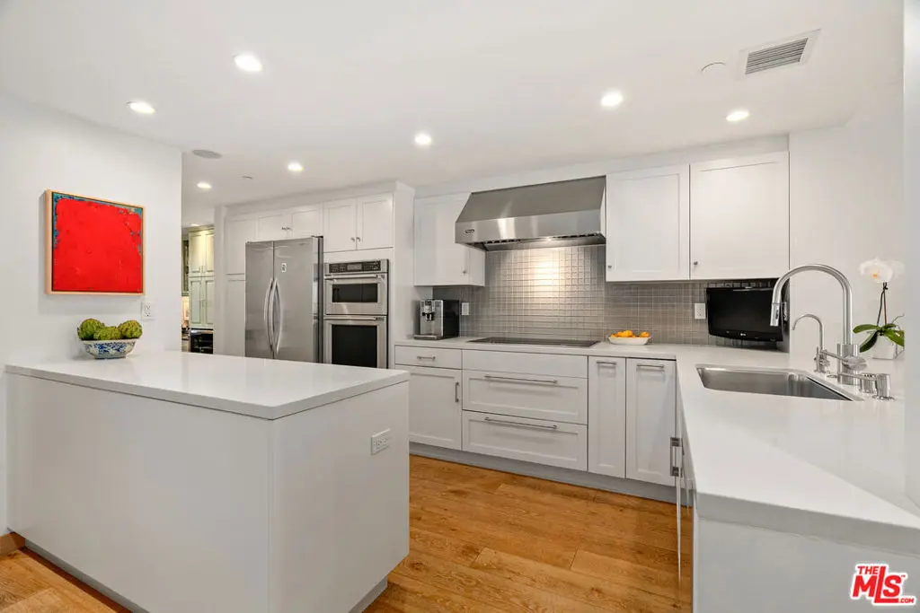 140 Ocean Park Boulevard 425, Santa Monica, CA — listing photo 1