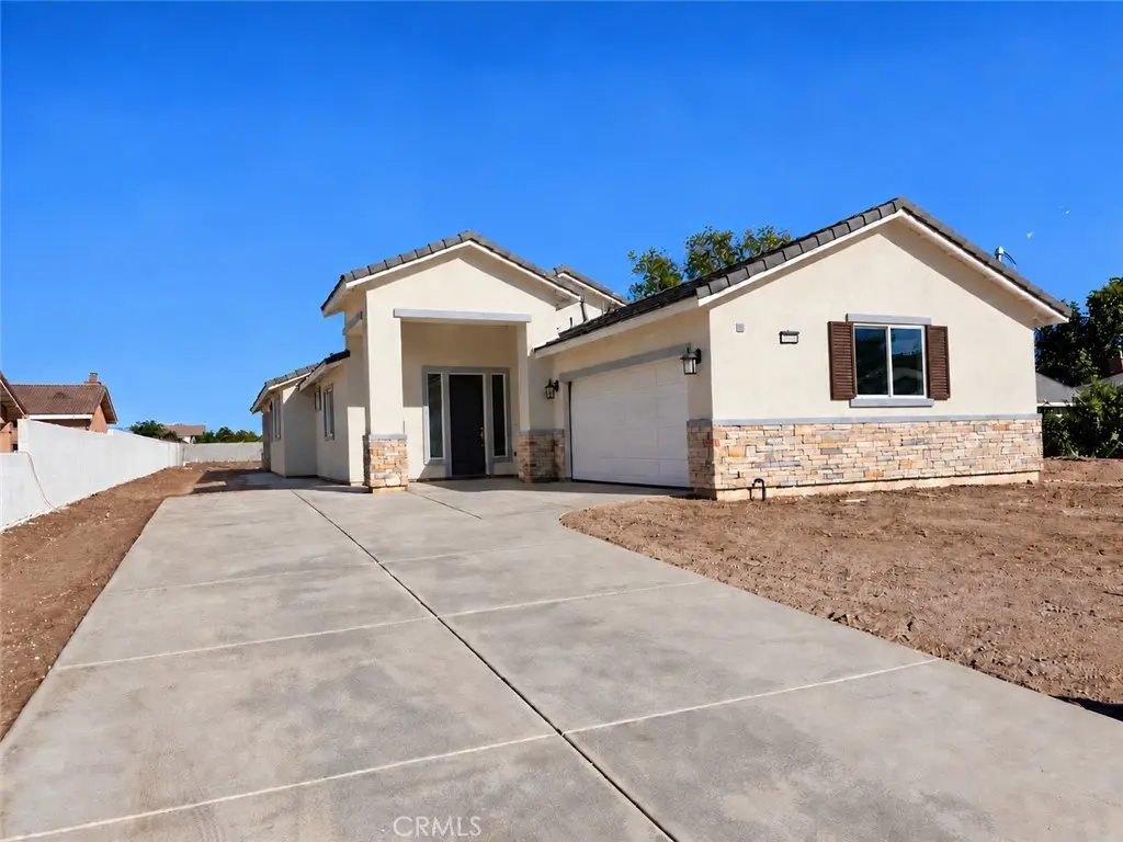 1290 Pennsylvania, Beaumont, CA — listing photo 1