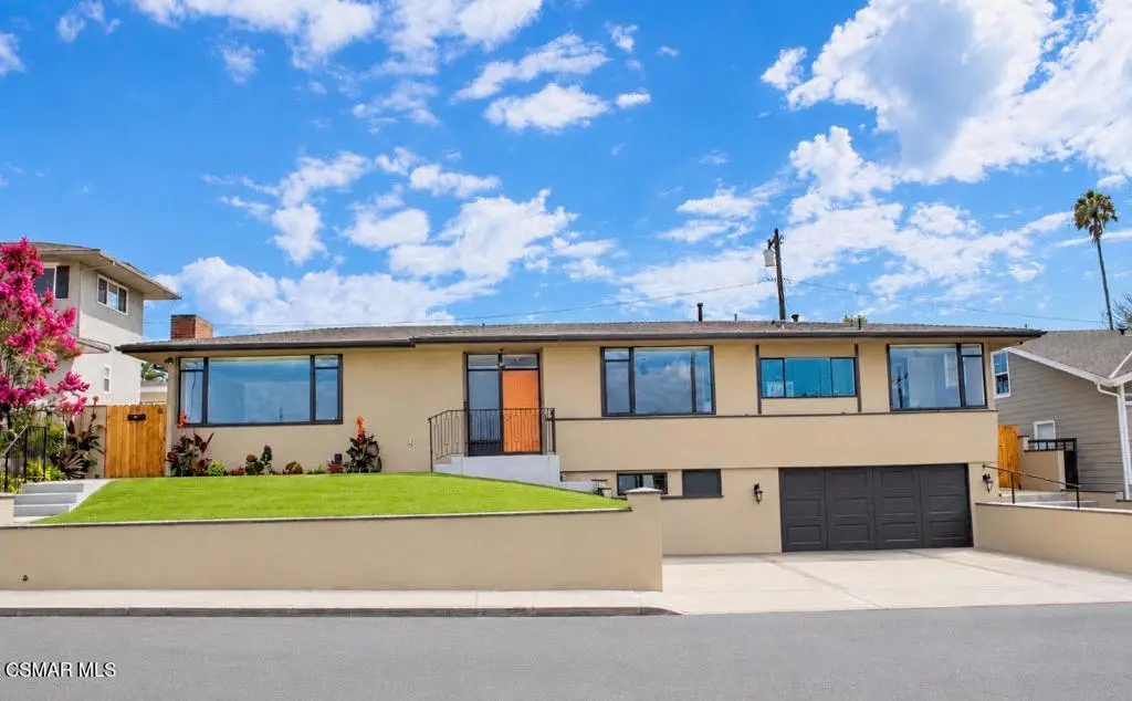 Single Family Residence for rent at 47 Grandview Circle, Camarillo, CA featuring 4 beds and 2 baths