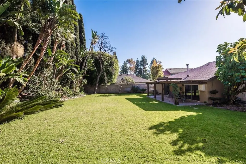 Single Family Residence for rent at 21 Tory, Irvine, CA featuring 3 beds and 2 baths