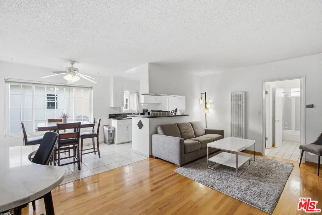 Condominium for rent at 3720 Vinton Avenue 8, Los Angeles, CA featuring 1 bed and 1 bath