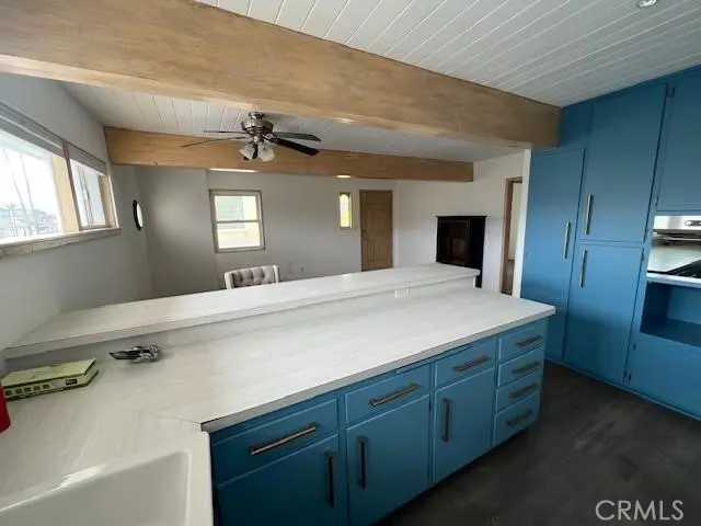 Apartment for rent at 514 W Balboa, Newport Beach, CA featuring 2 beds and 1 bath