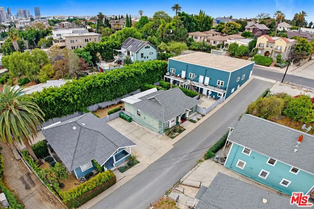 830 E Edgeware Road, Los Angeles, CA — listing photo 1