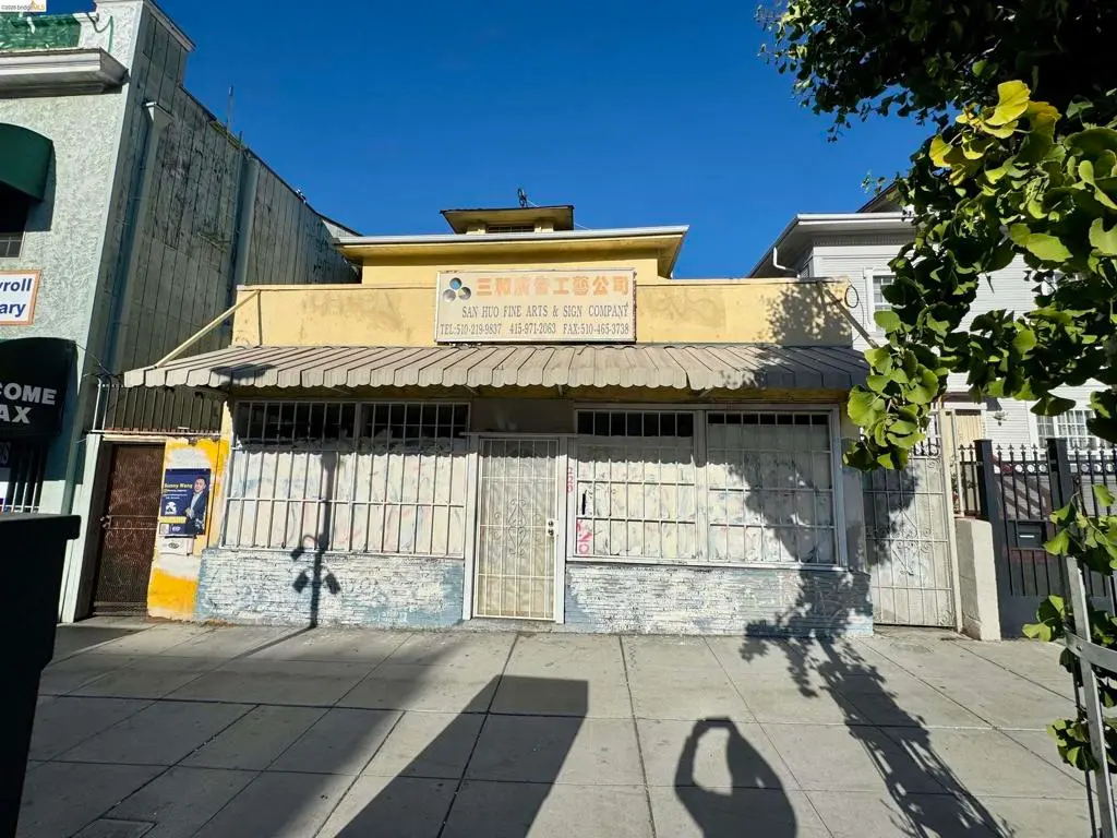 Duplex for sale at 220 International Blvd, Oakland, CA