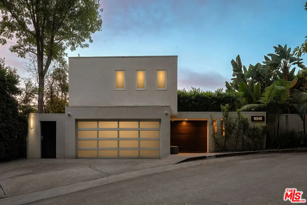 9340 Readcrest Drive, Beverly Hills, CA — listing photo 1