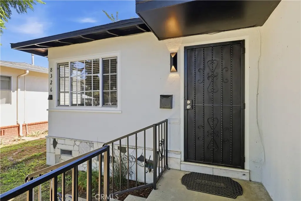 Duplex for rent at 8326 Barnsley Avenue, Los Angeles, CA featuring 2 beds and 1 bath