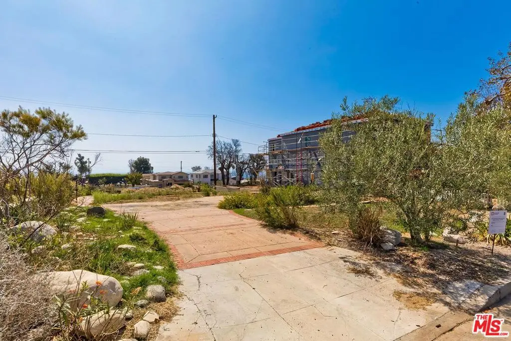 16942 Bollinger Drive, Los Angeles, CA — listing photo 1