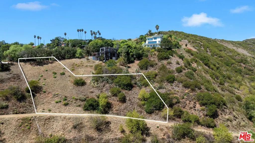 26557 Ocean View Dr, Malibu, CA — listing photo 1