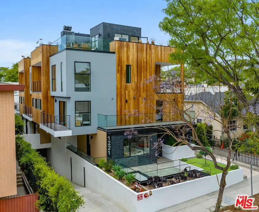 1221 N Detroit Street 1, West Hollywood, CA — listing photo 1