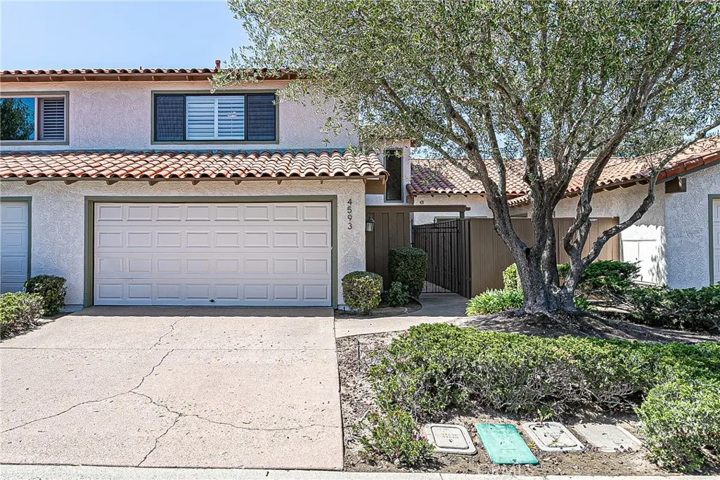 Single Family Residence for sale at 4593 Foxenwood, Santa Maria, CA featuring 2 beds and 3 baths