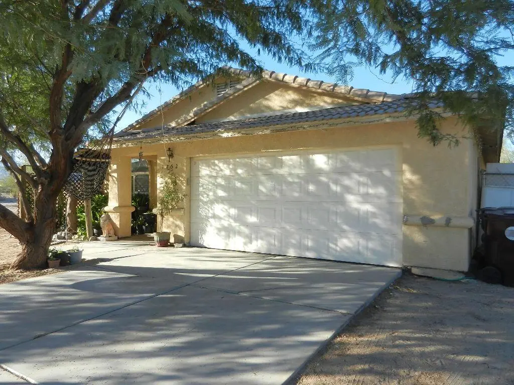 1252 Roselle Avenue, Thermal, CA — listing photo 1