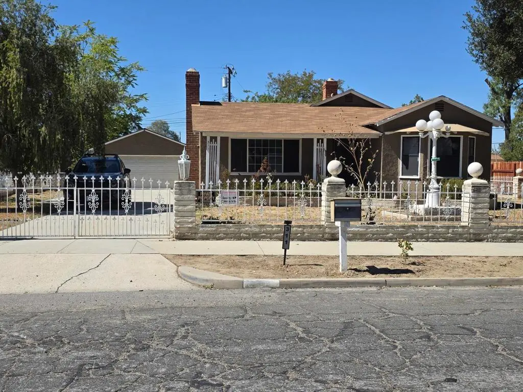 311 S Carmalita Street, Hemet, CA — listing photo 1