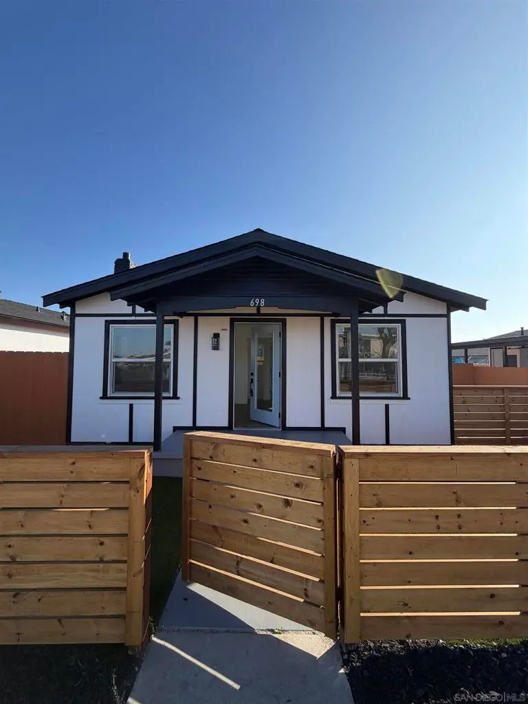 Single Family Residence for rent at 698 J St, Chula Vista, CA featuring 2 beds and 1 bath