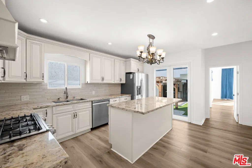 Single Family Residence for rent at 426 S La Peer Drive, Beverly Hills, CA featuring 4 beds and 3 baths