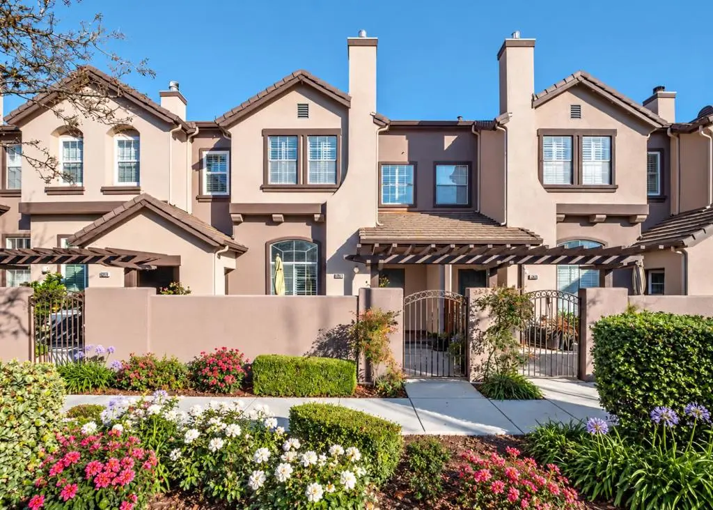 Townhouse for sale at 3079 Brunetti Place, San Jose, CA featuring 2 beds and 3 baths