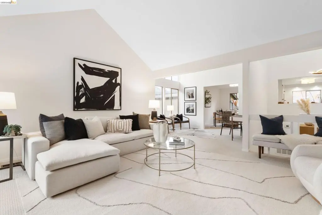 Townhouse for sale at 2 Clarewood Mall, Oakland, CA featuring 2 beds and 3 baths