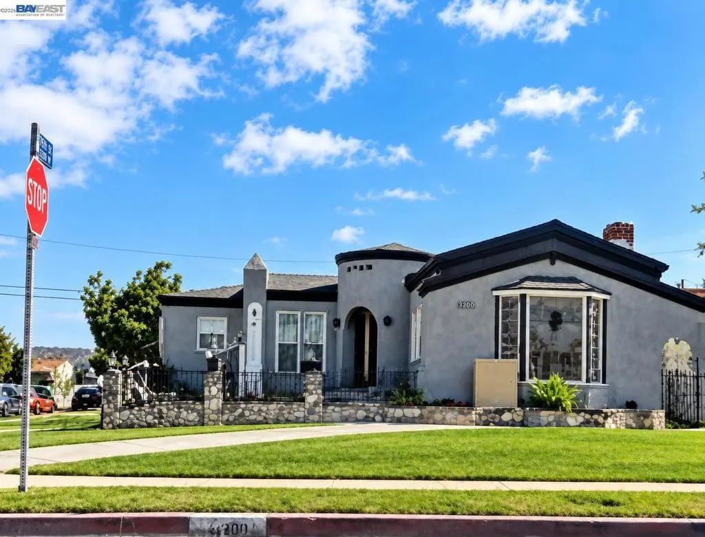 3200 W 76Th St, Los Angeles, CA — listing photo 1