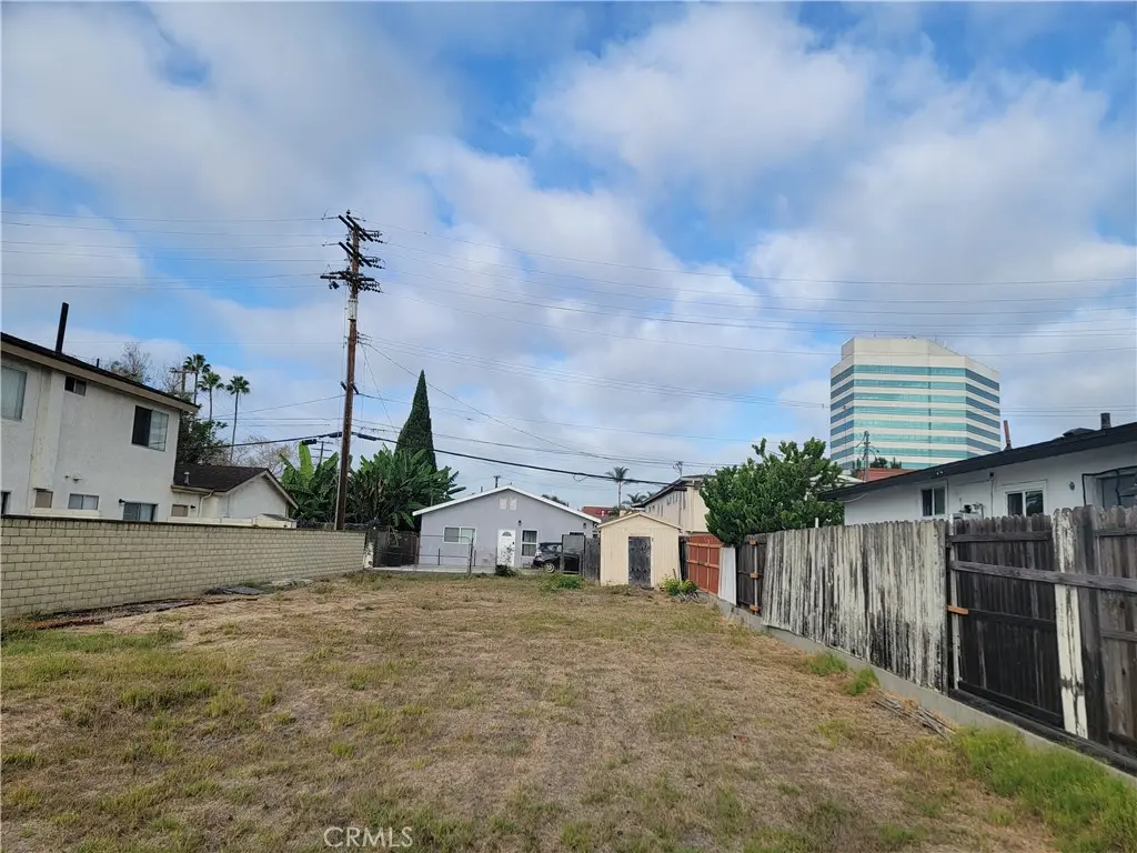 17101 B Lane, Huntington Beach, CA — listing photo 1