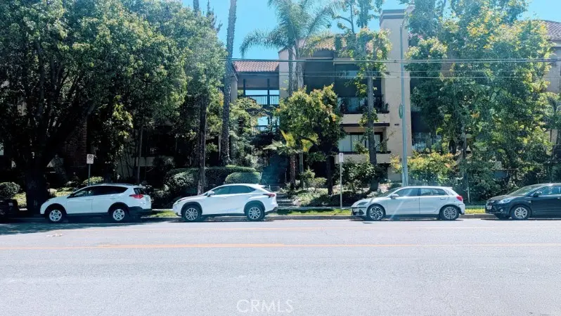 13214 Moorpark 108, Sherman Oaks, CA — listing photo 1