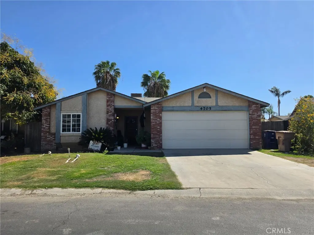 4705 Millbrook, Bakersfield, CA — listing photo 1