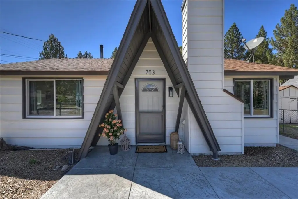 753 Elysian, Big Bear City, CA — listing photo 1