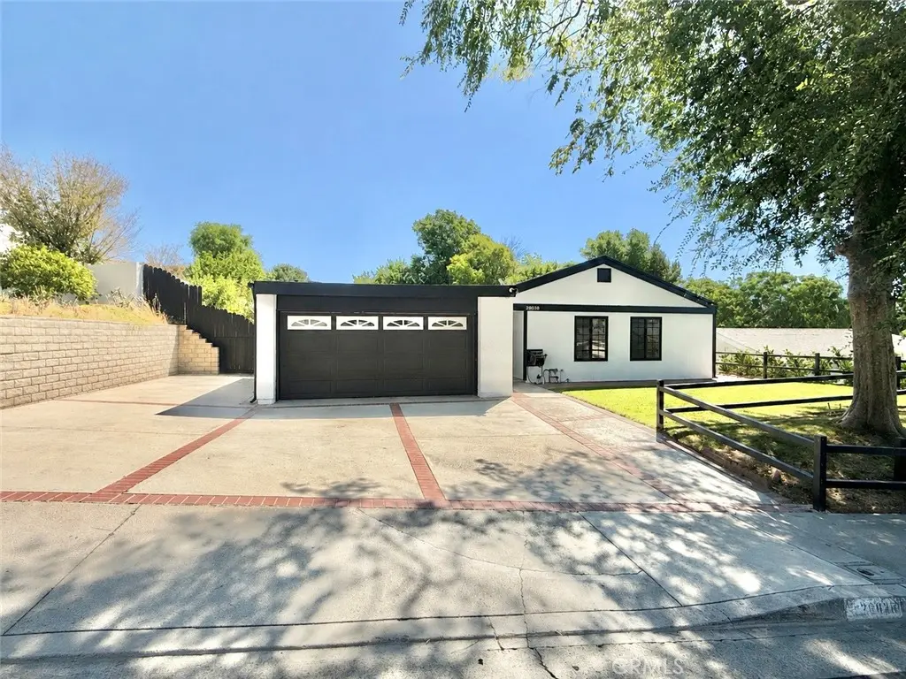 28038 Lakehurst, Canyon Country, CA — listing photo 1