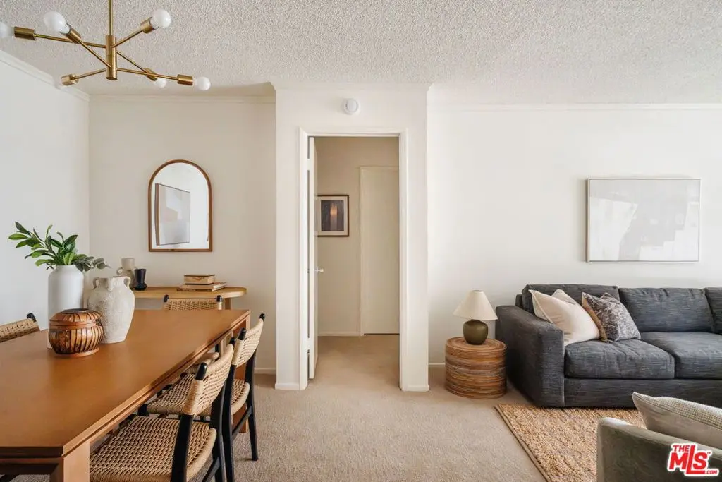 355 S Los Robles Avenue 210, Pasadena, CA — listing photo 1