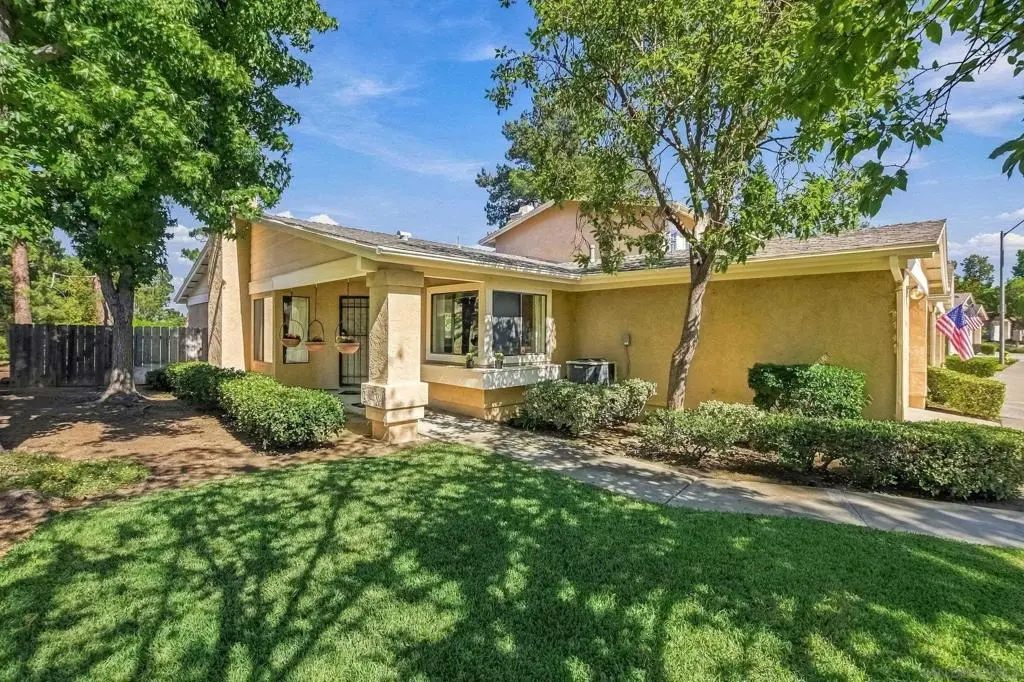 8360 Suntree Place, San Diego, CA — listing photo 1