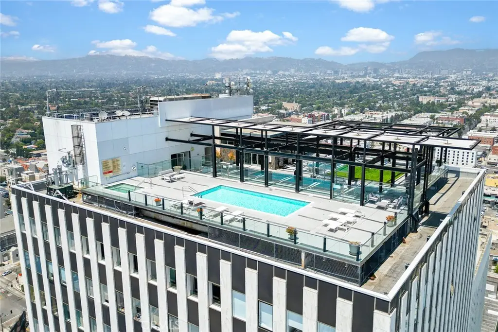 3810 Wilshire Blvd 1811, Los Angeles, CA — listing photo 1